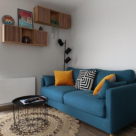 Appt Reposant Entierement Equipe. Apartment Toules Luaran gambar